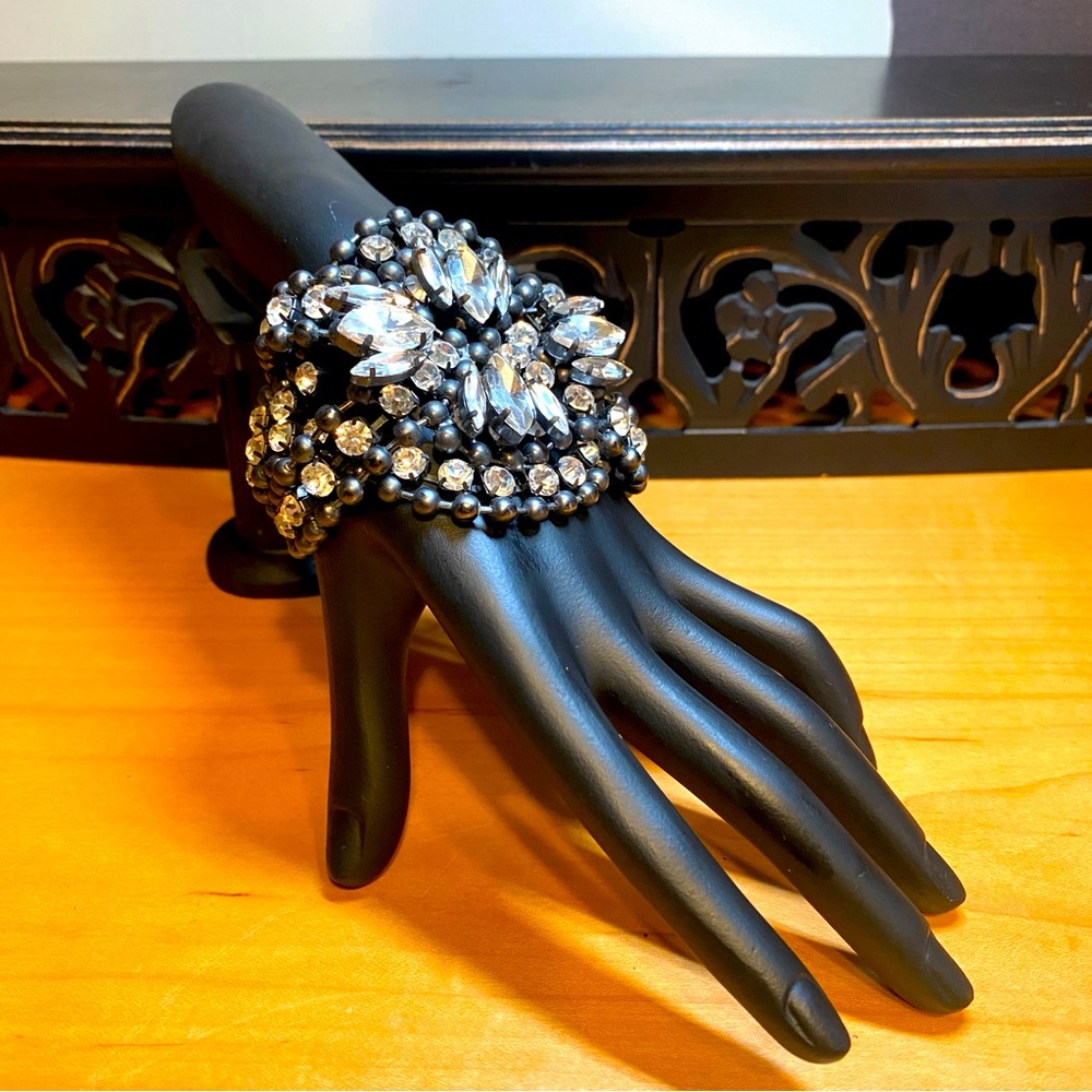 Beautiful Banana Republic Statement Bracelet Rhinstones
